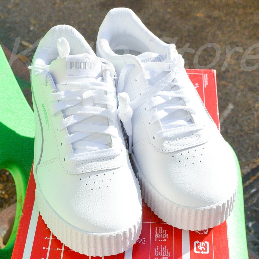 Puma Carina ladies white . Left: 8, right‎  : 7.5